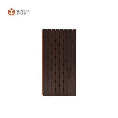สร้างประสบการณ์ที่ไม่มีเสียง ใช้อุปกรณ์ Winego Grooved Panels สําหรับพื้นที่หลายฟังก์ชัน